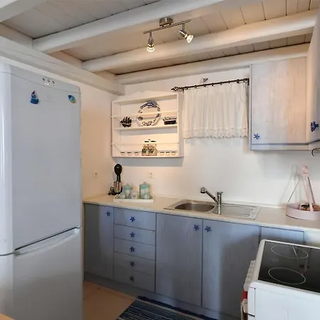 Centrally Located House For 4 Ppl In * Nausa