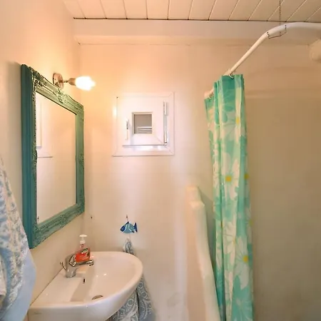 Centrally Located House For 4 Ppl In