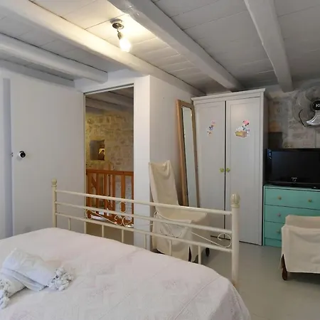 Centrally Located House For 4 Ppl In *
